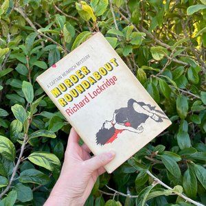 VINTAGE 1966 HARDCOVER MURDERINO BOOK🕵️ MURDER ROUNDABOUT BY RICHARD LOCKRIDGE